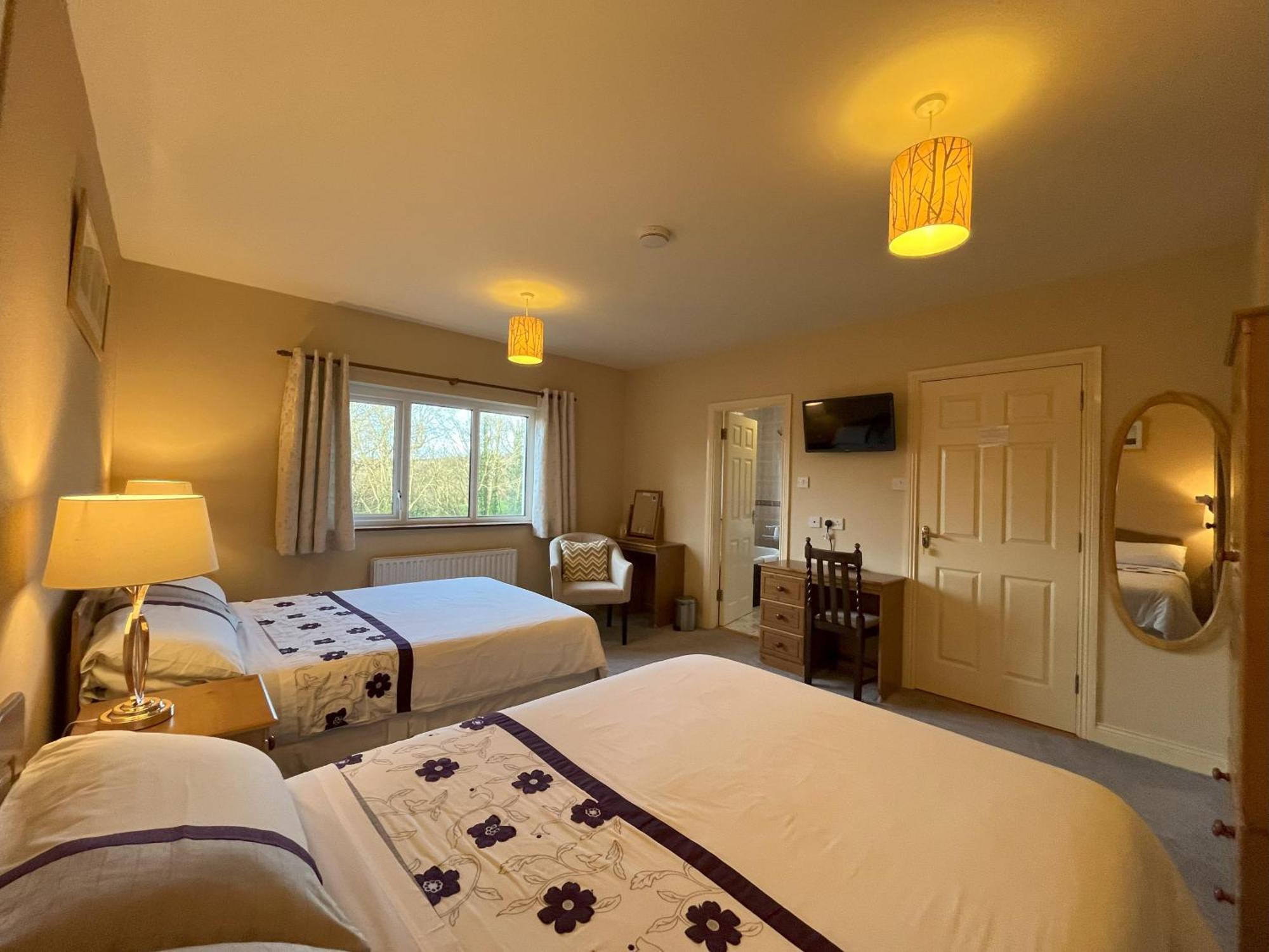 Pk Lodge Bed And Breakfast Skibbereen Esterno foto
